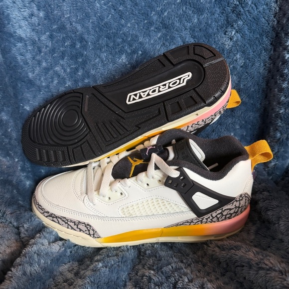 Jordan
Spizike gs
‘Rare air’
Brand new - Picture 2 of 10